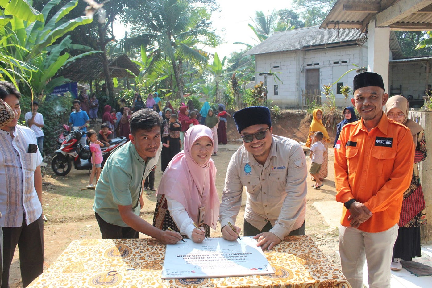 Rumah Zakat & Majlis Taklim XL Axiata Hands Over Clean Water Source Assistance in the Baduy Banten…