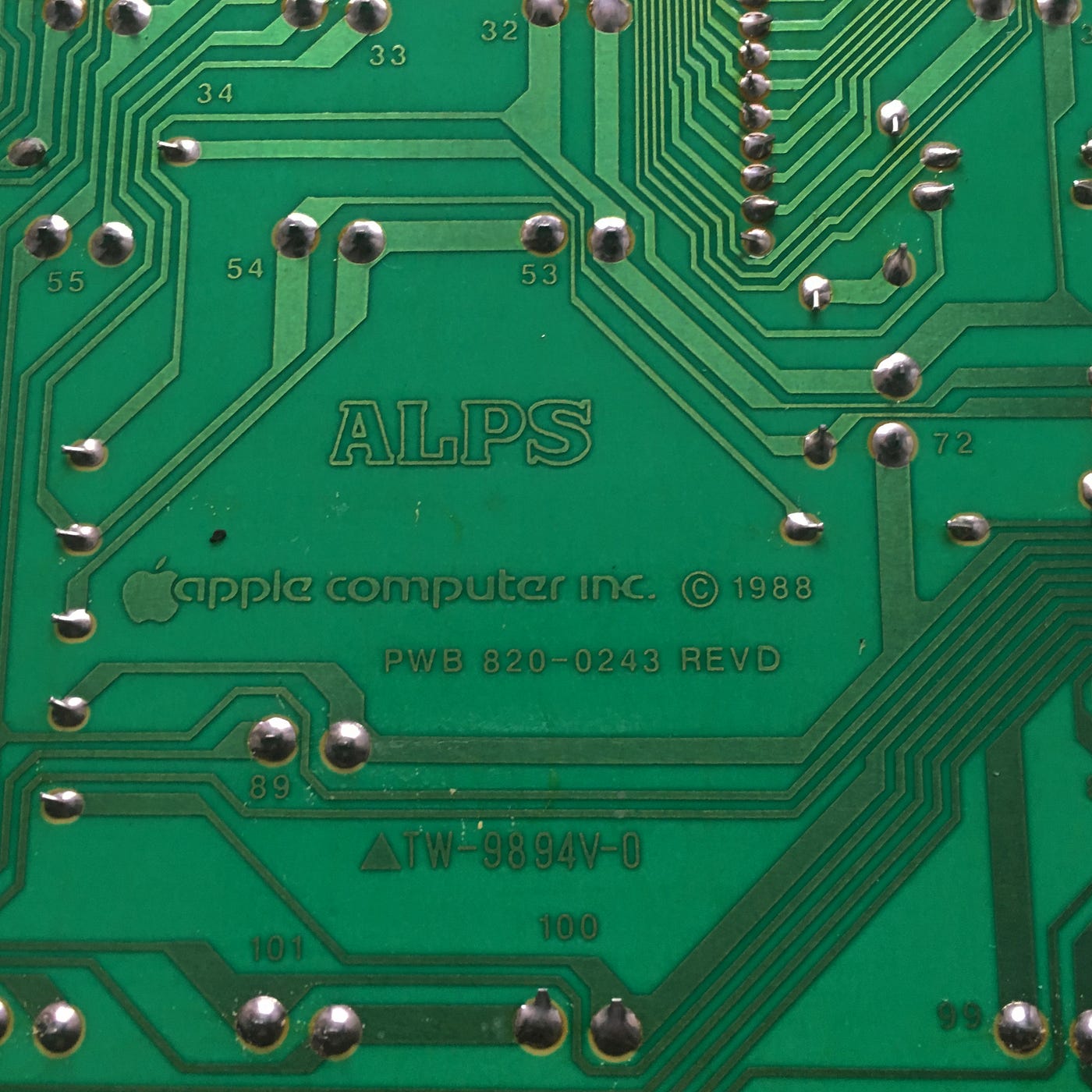 Apple's mechanical keyboard from 80's with USB-C? Bringing AEKII