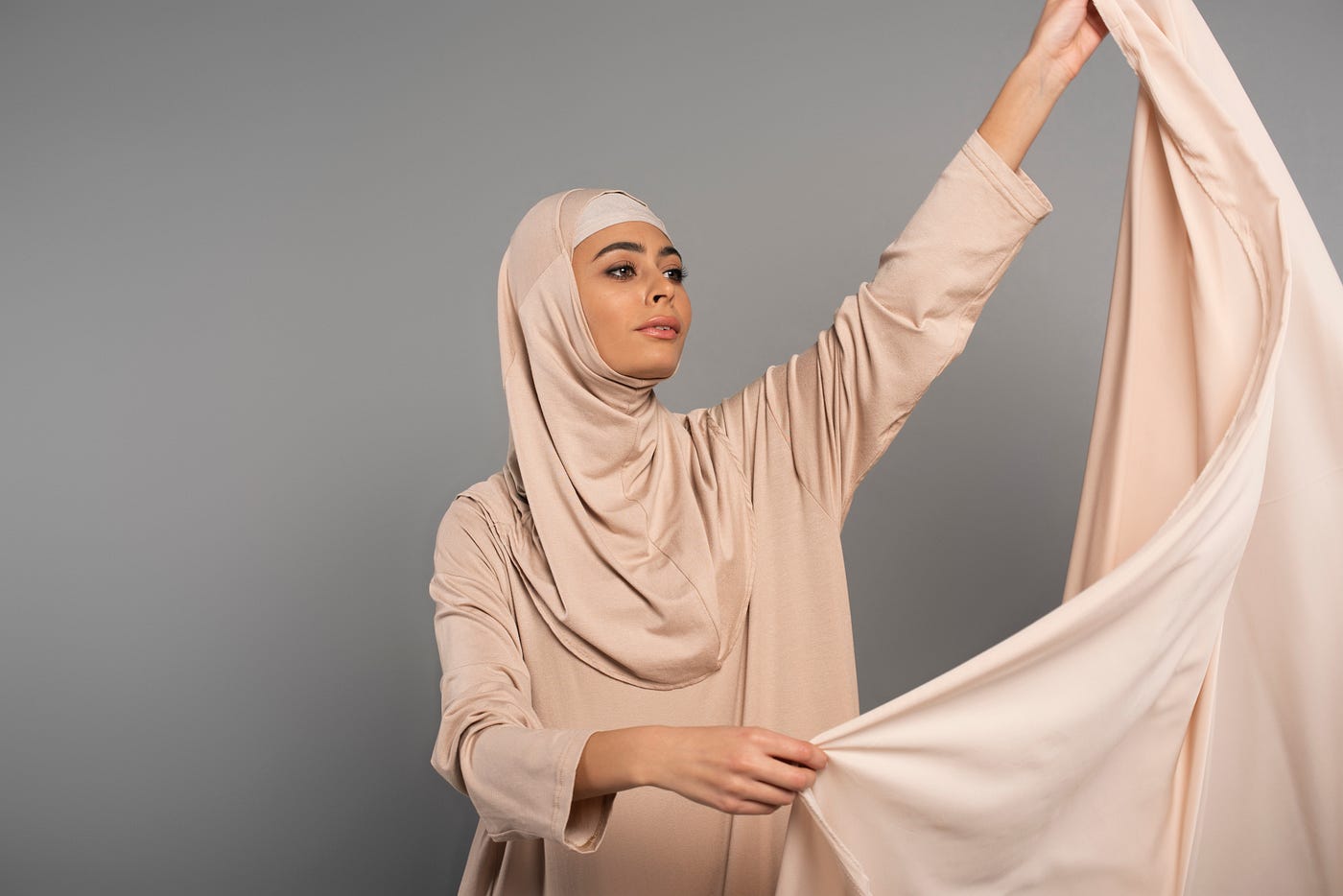 How to Compare Prices and Styles When You Buy Abayas Online