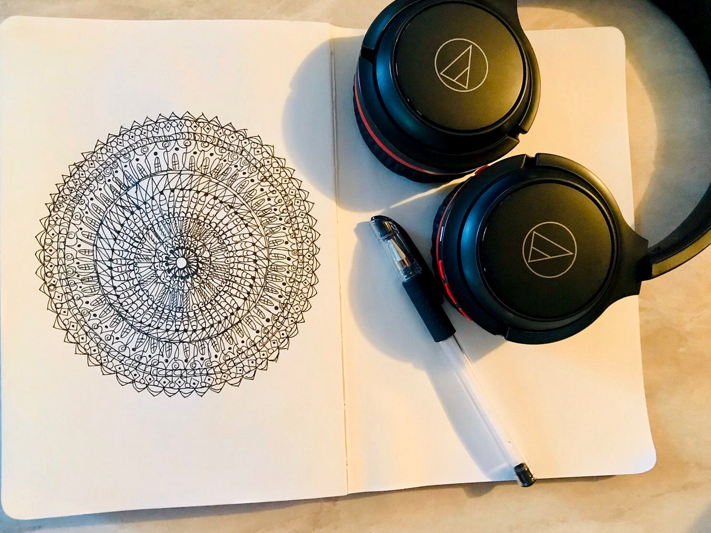 曼陀羅Mandala》深話淺說，畫張圖就能連結心靈和宇宙- Lillian Outer
