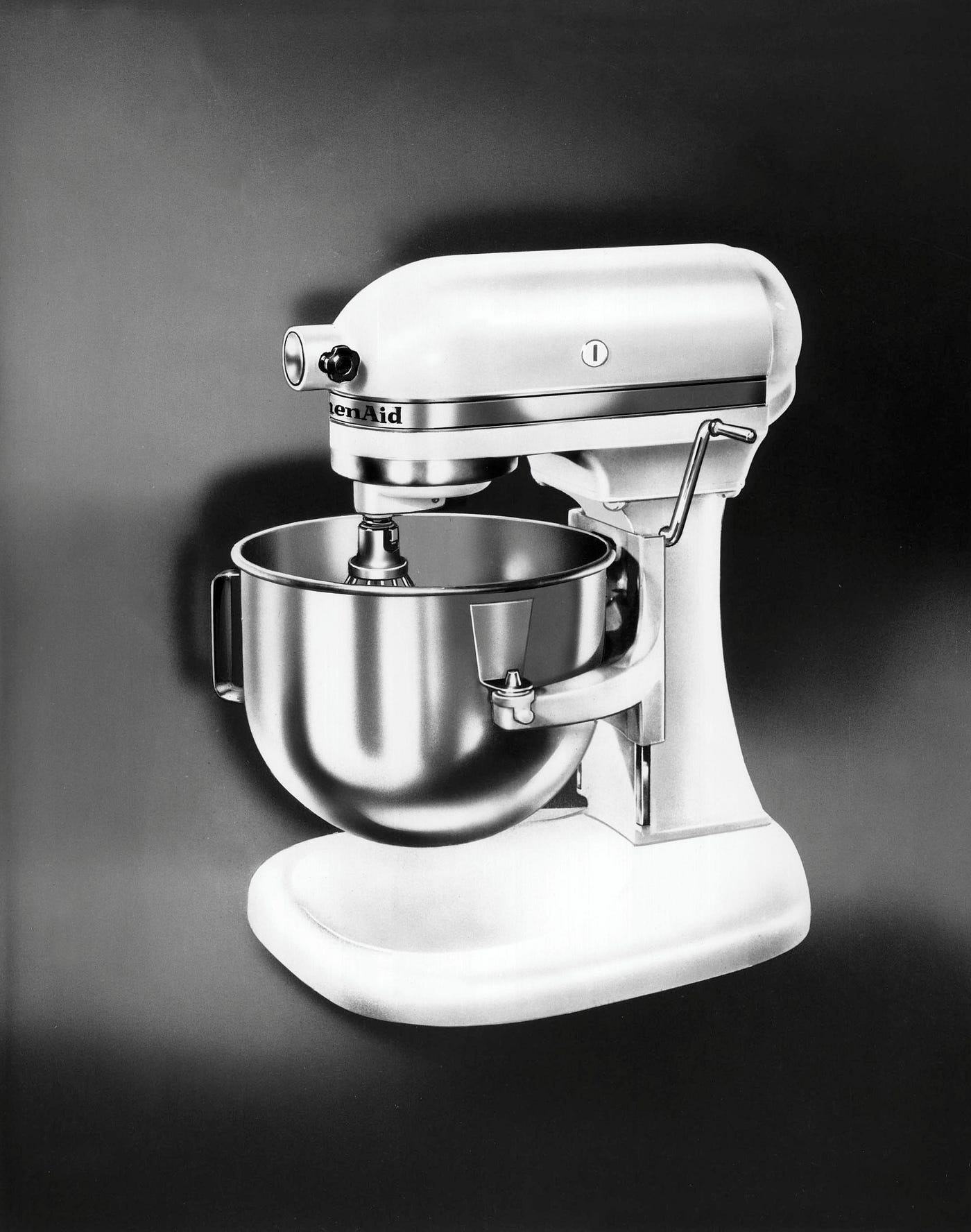 KITCHENAID® USHERS IN NEW GENERATION OF NEUTRAL TONES WITH LAUNCH OF  PORCELAIN WHITE STAND MIXER