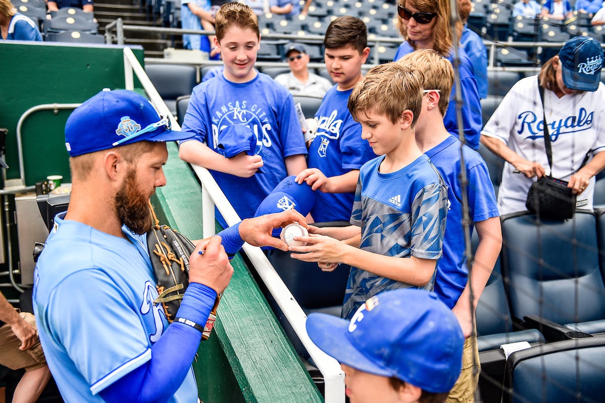 Alex Gordon Named Royals Nominee for 2019 Roberto Clemente Award, by Nick  Kappel