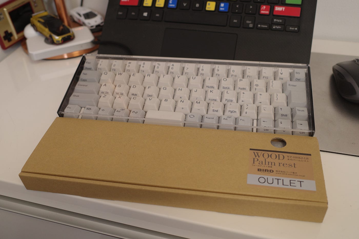 長時間手を保持するところは本革に限るバード電子のHHKBパームレスト「ウッドパームレスト ウォールナット＋本革 WP-HHK2LB」 #HHKB