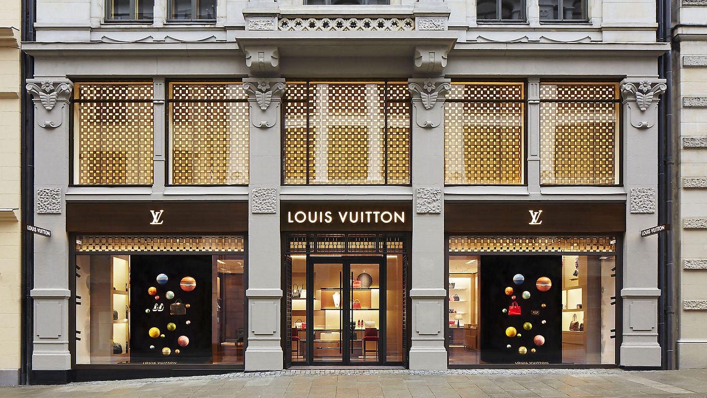 Louis Vuitton keeps an eye  - I Spywith a visual merchandising eye!