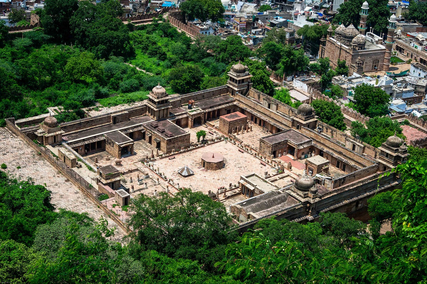 Gwalior: The Drawing Room at the Edge of the Ravines