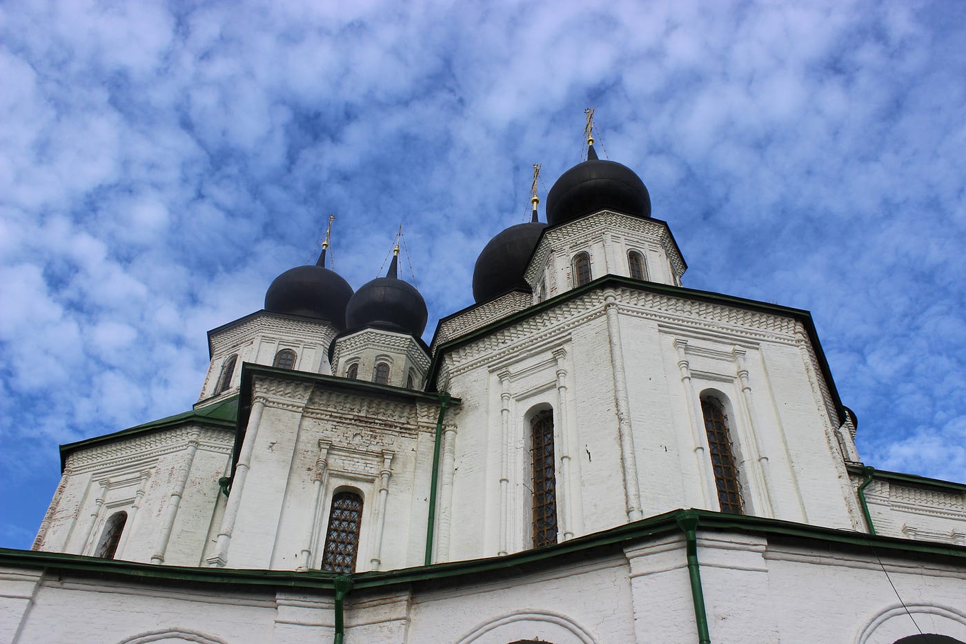 Поездка в Старочеркасскую. 4 церкви, красивые виды и совиная семья за 7  миллионов. | by Helena Ryaguzova | Medium