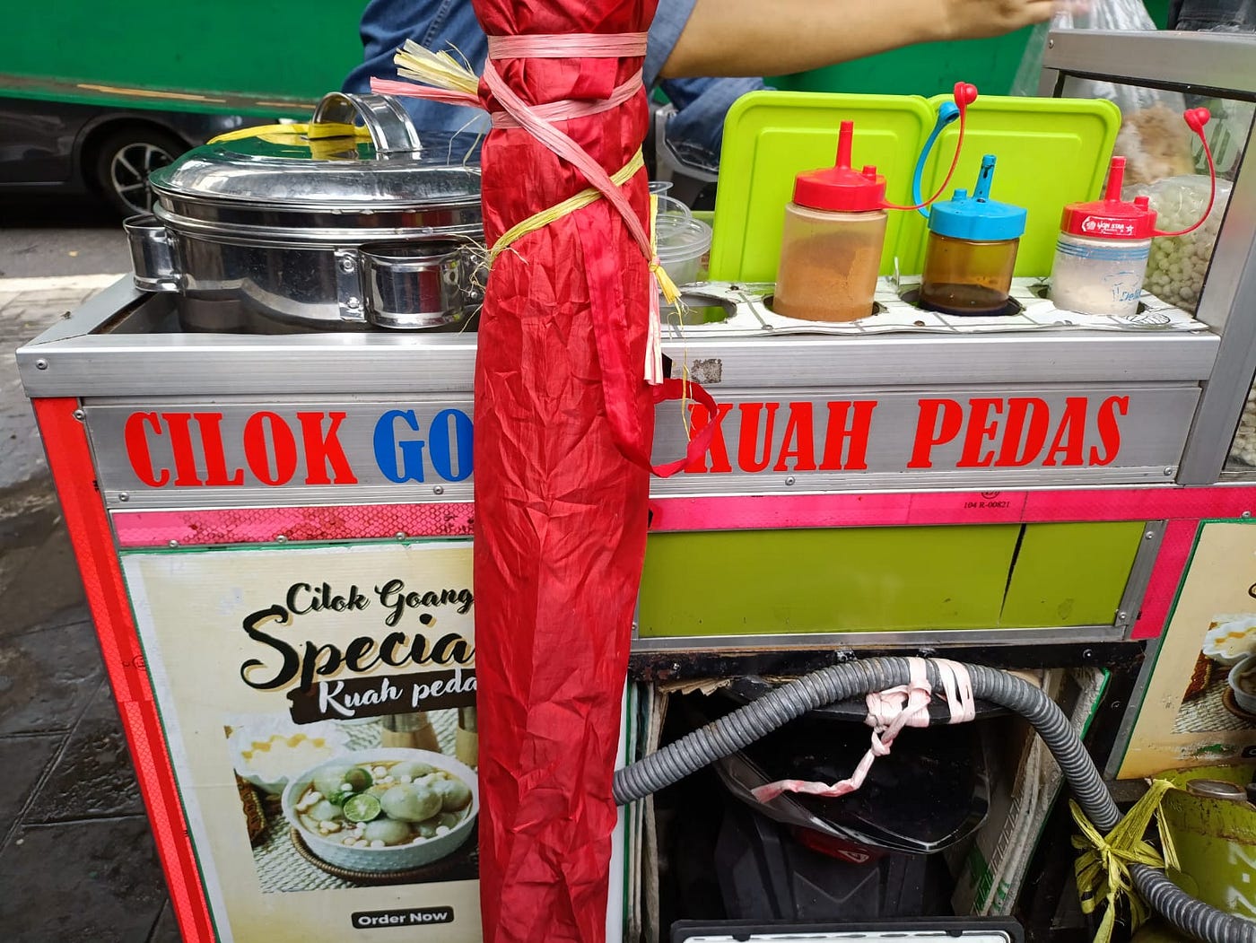 Cilok Goang: Jajanan Sejuta Umat yang Hadir di Rawamangun UNJ