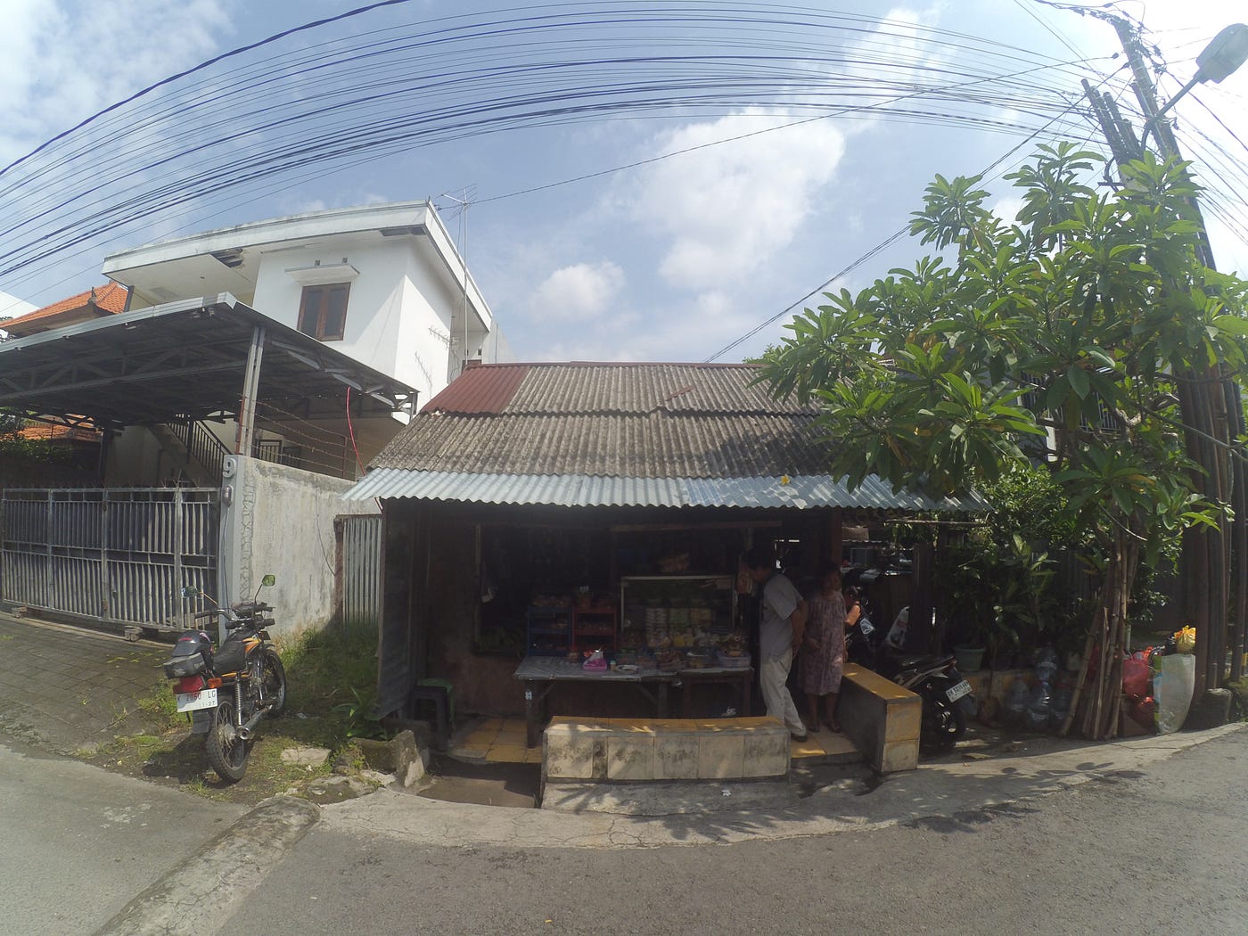 KENGERIAN DI ANGKRINGAN XXI