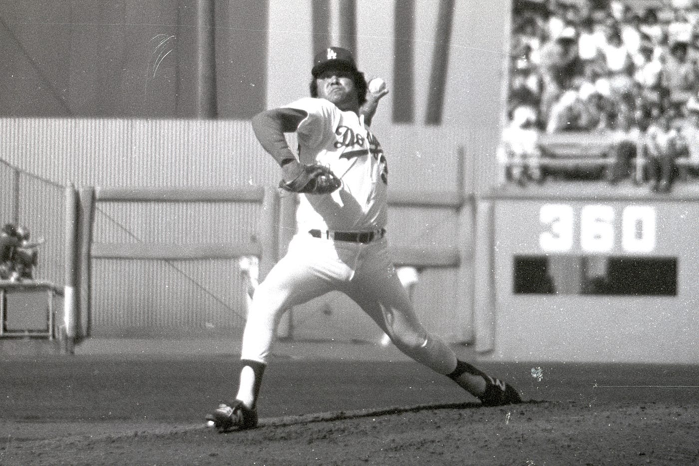 A hero to many, Fernando Valenzuela joins the Legends of Dodger