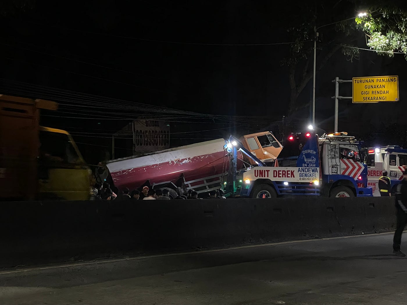 Truck Crash in Bawen Destroys Two Roadside Stalls