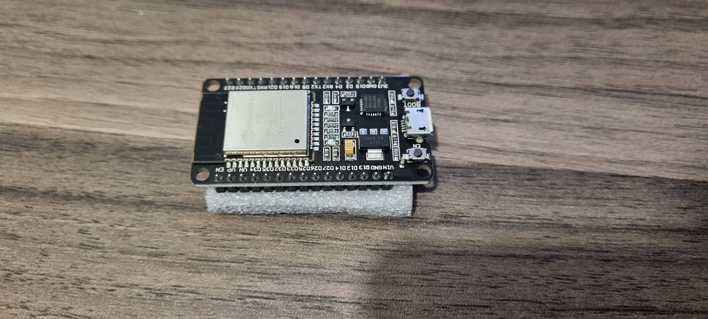 Project 1 : ESP-32 LED Blink Test (My Personal Experience) | by