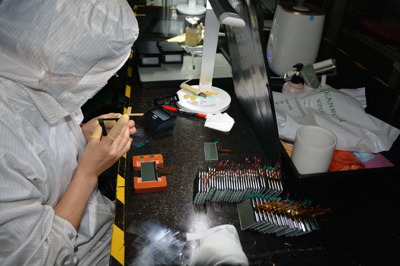 How to Choose a Low-Defect Capacitive Touch Screen Manufacturer in China?