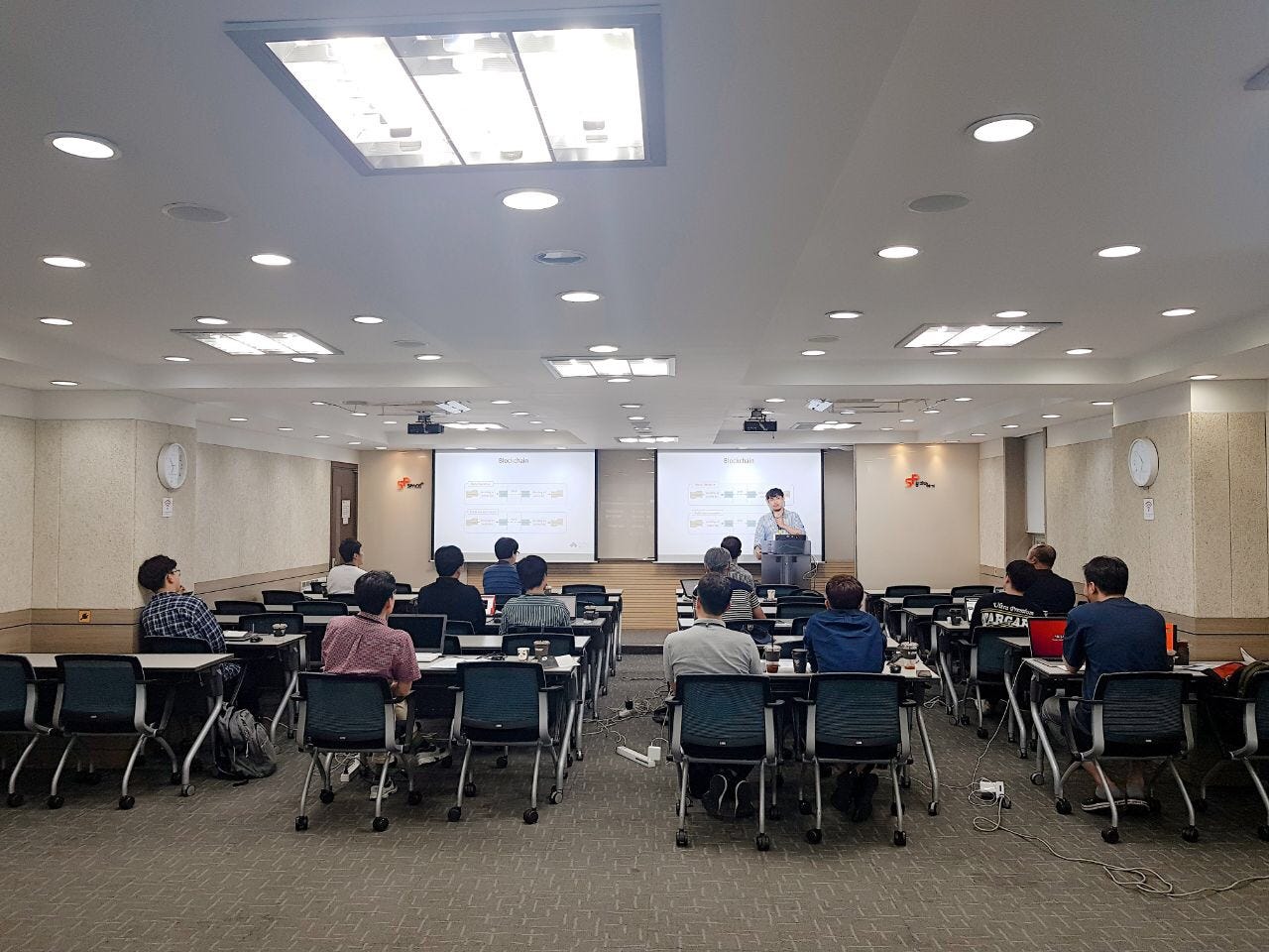 GXC, 디센터 유니버시티(Decenter University)에 가다. | by Nam Woong Kim | GameXCoin |  Medium