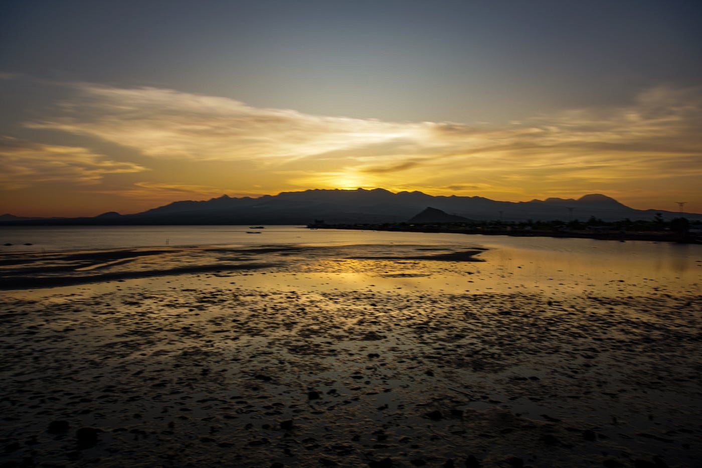 Senja di Amahami