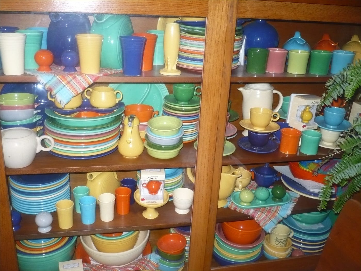 The ingenious story of how Fiestaware invaded the Baby Boomer kitchen | by  Stephanie Buck | Timeline