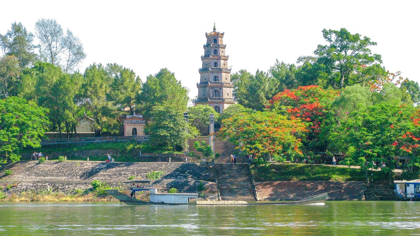 Spiritual Sanctuary: A Guide to Iconic Temples & Pagodas in Vietnam