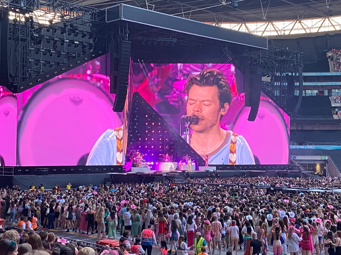 Three things Harry Styles taught me about leadership | by Alex