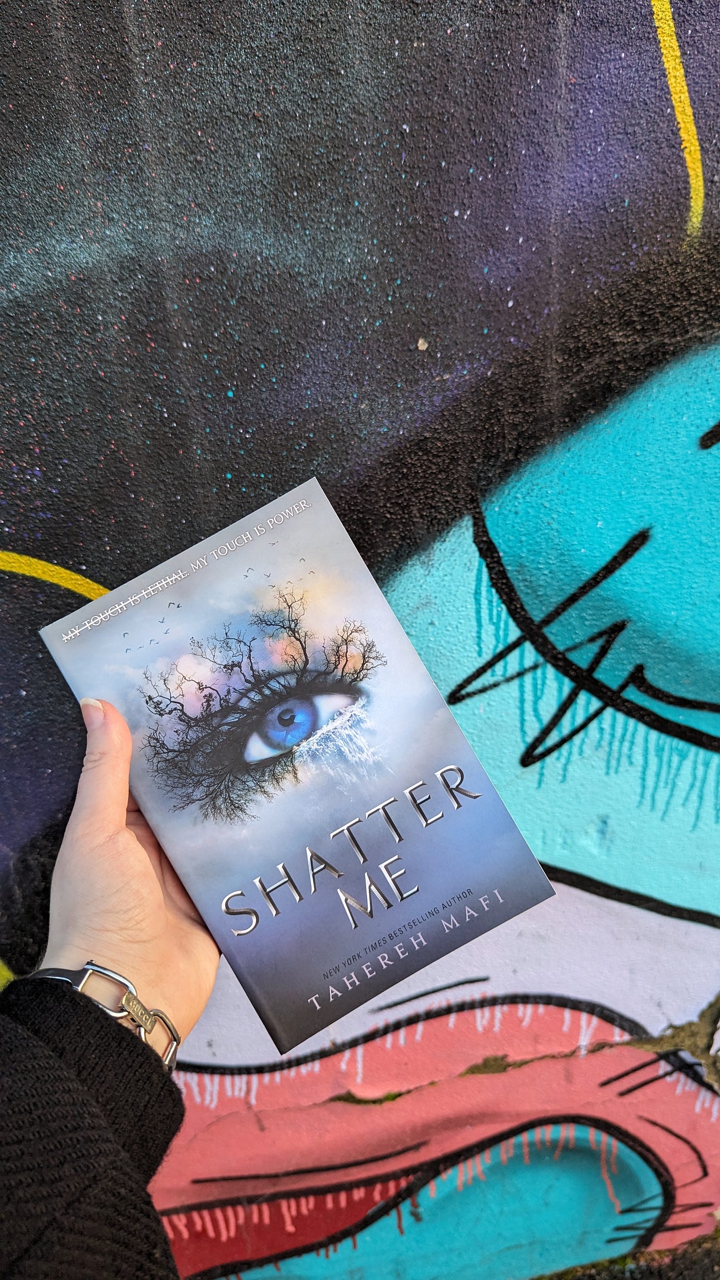 💥A Review of Shatter Me by Tahereh Mafi 💥