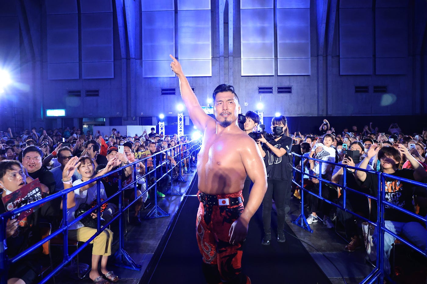 Dragon roars to draw in anniversary bout | NEW JAPAN PRO-WRESTLING