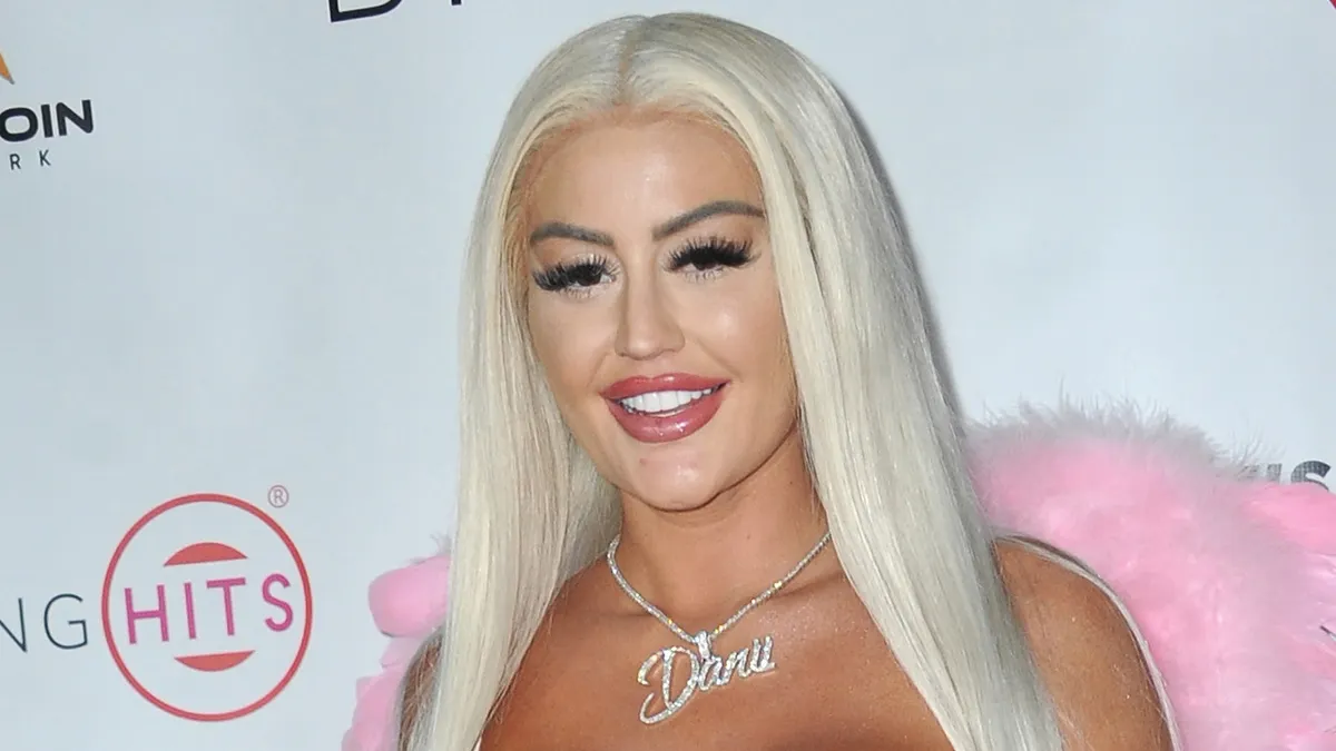 RAIDERS FAN DANII BANKS FLASHES CROWD VIDEO - Sarah M. Robinson - Medium