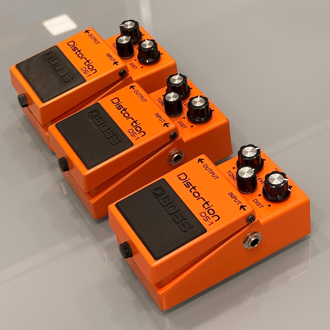 Boss DS-1 — Analisi processo di verniciatura e finiture