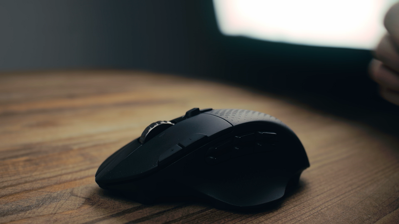 Logitech G604 Lightspeed Wireless Gaming Mouse Review | by Michael Mohr |  PixelPoison | Medium