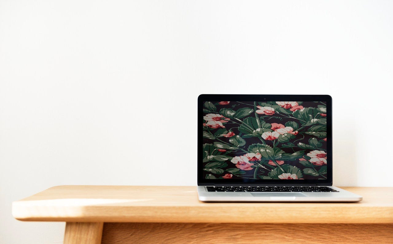 Mettons des trucs dans la nouvelle housse Apple pour MacBook Pro