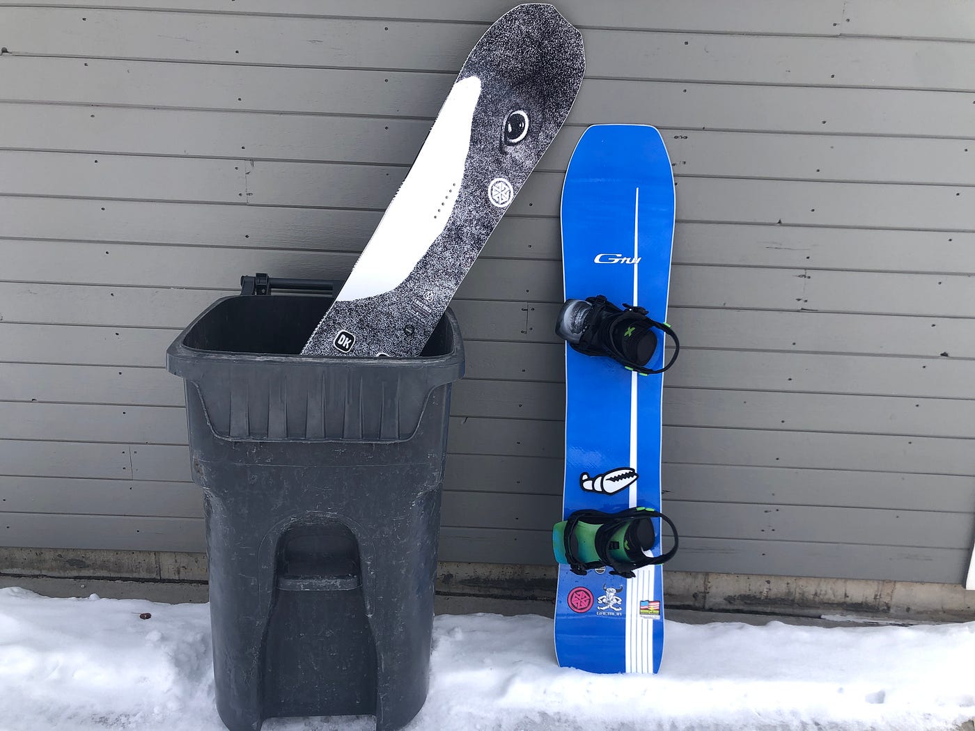 Amazon.com : GNU Gremlin Mens Snowboard, 155 : Sports & Outdoors