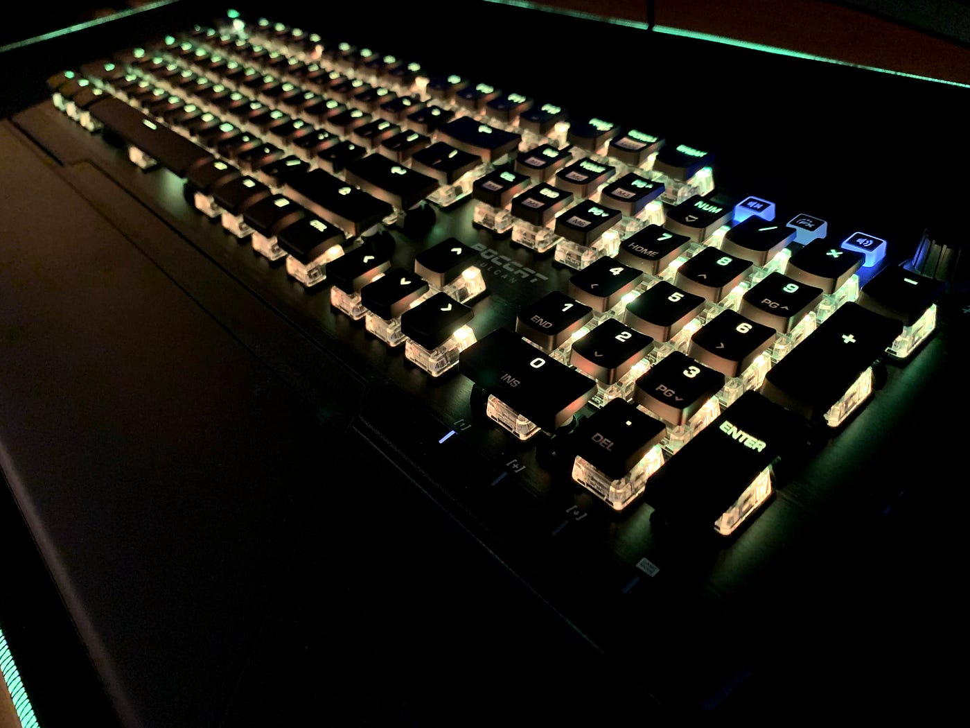Roccat Vulcan Pro gaming keyboard uses optical switch that's 40x