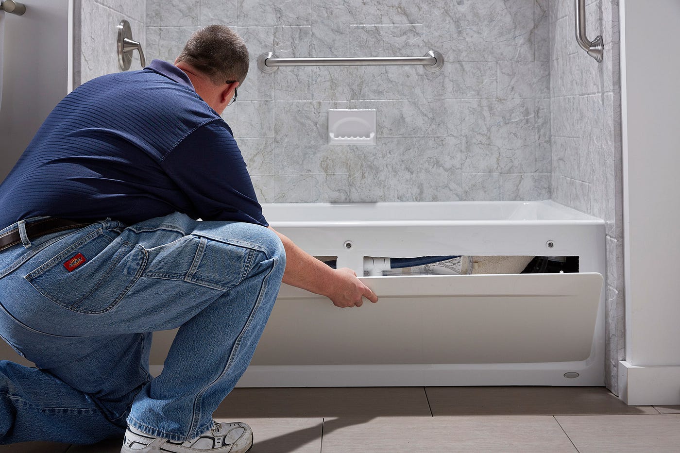 Installazione vasca da bagno e doccia: Fai da te o assunzione di un professionista