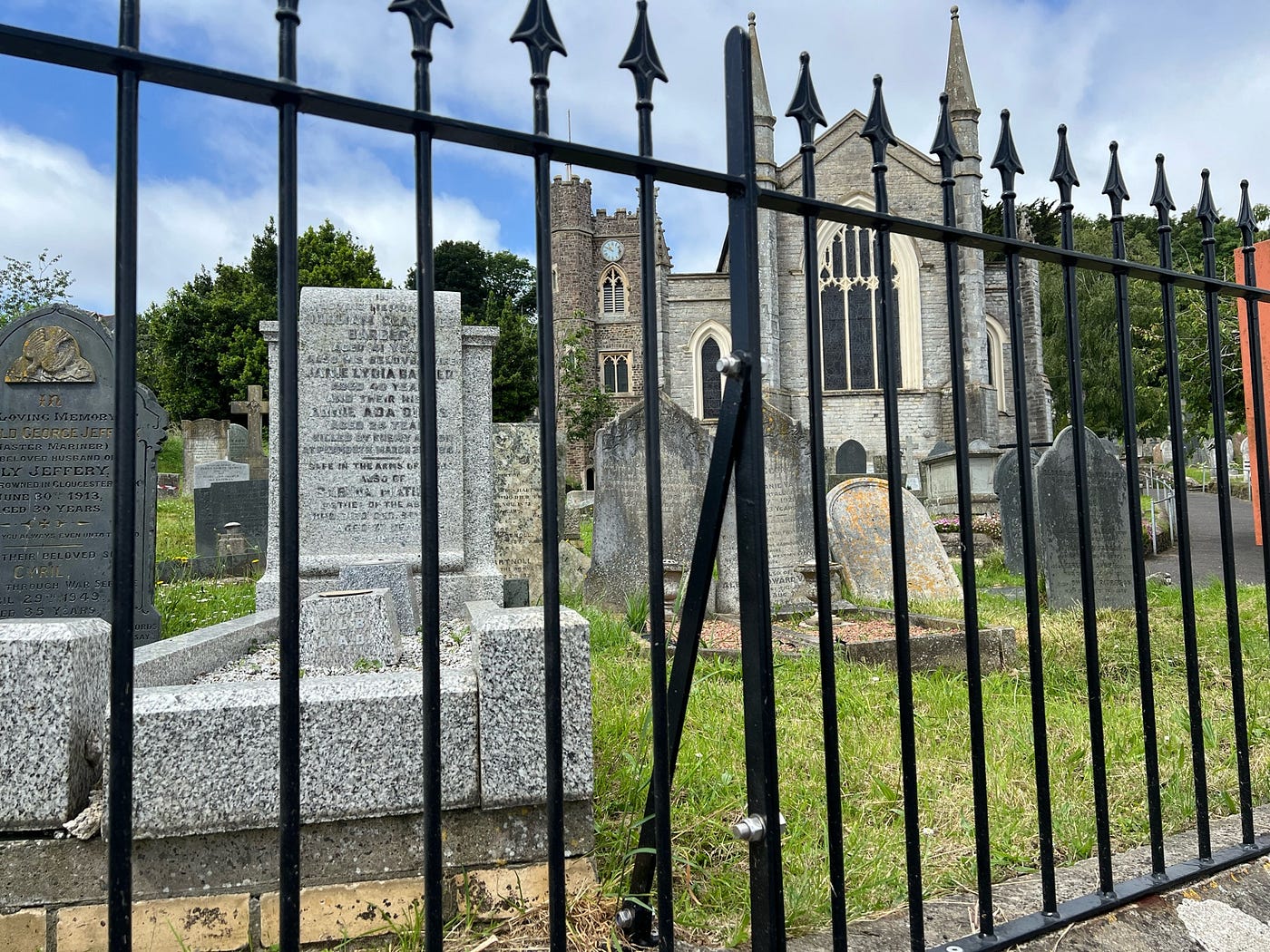 Graveyard in Bideford-Appledore, England, photo by author
