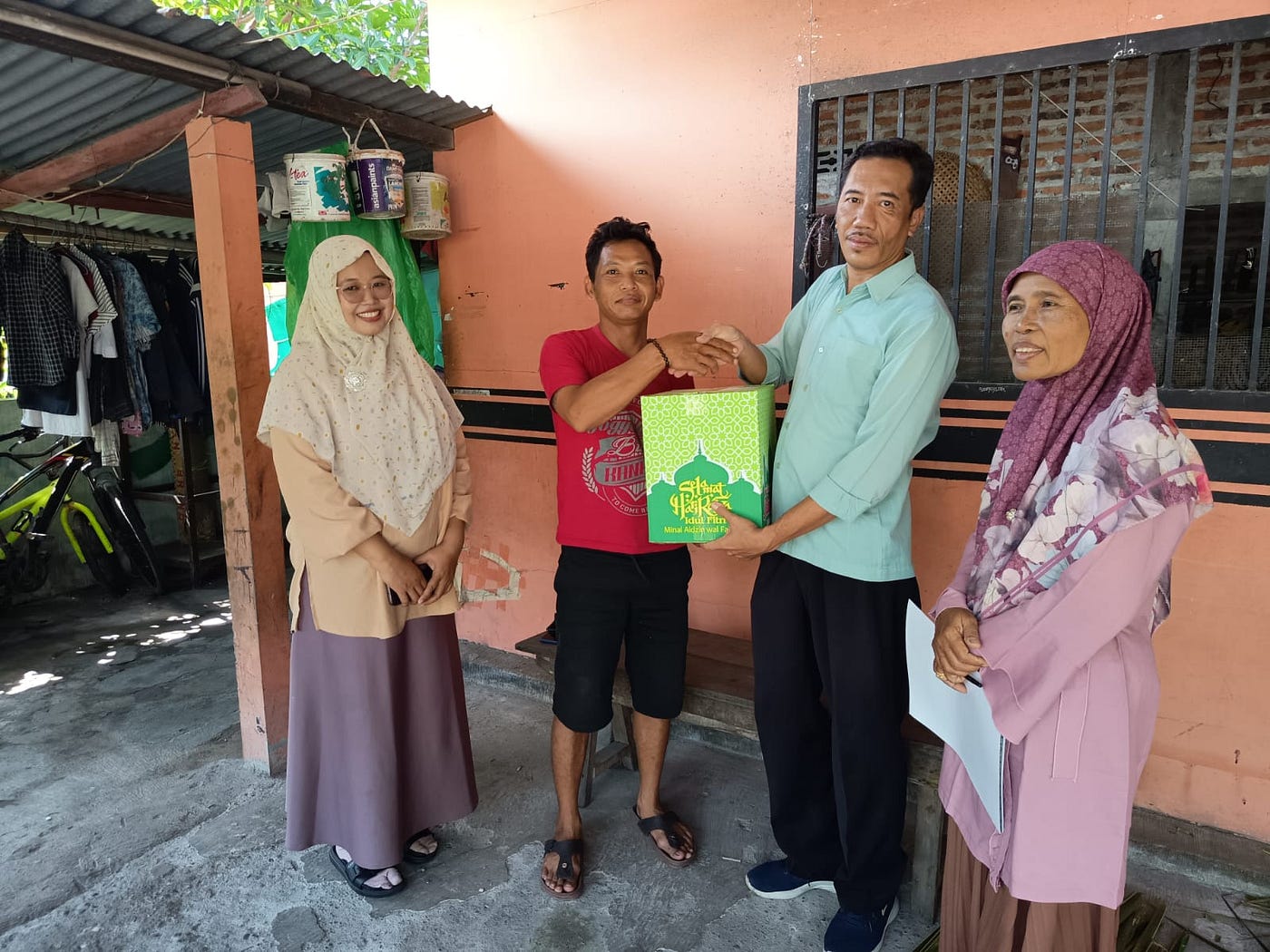 Bakti Sosial Ramadan 1447 H, MTsN 4 Bantul Berbagi Bingkisan Lebaran