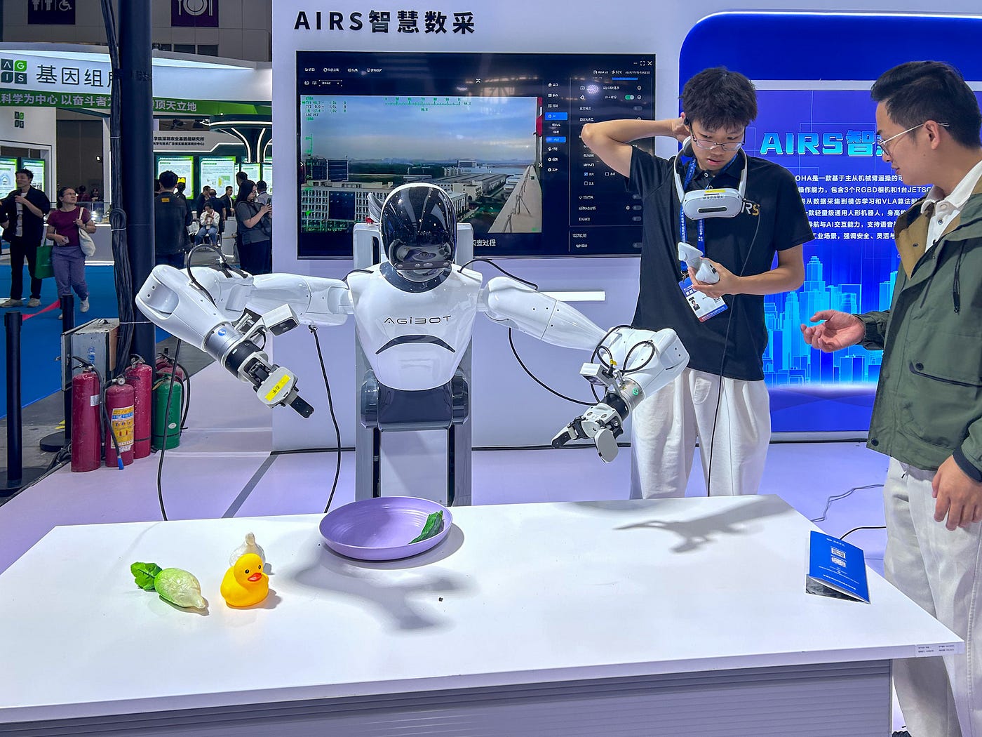 China Hi-Tech Fair 2025 — 中国テクノロジーの最前線 | by Takuya