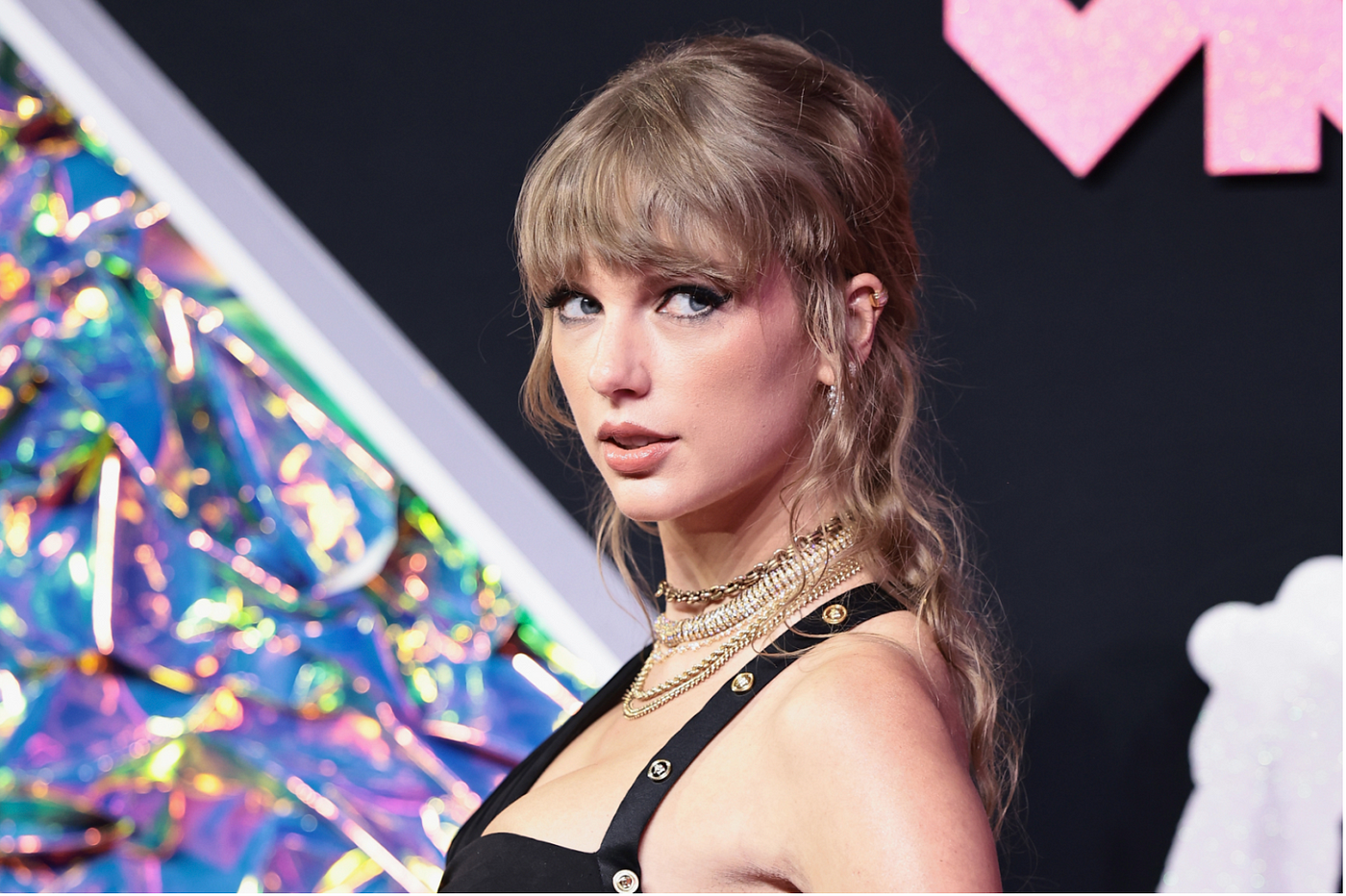 Inside the Mind of Taylor Swift: Decoding the Vault Puzzle, by Eco  Insights