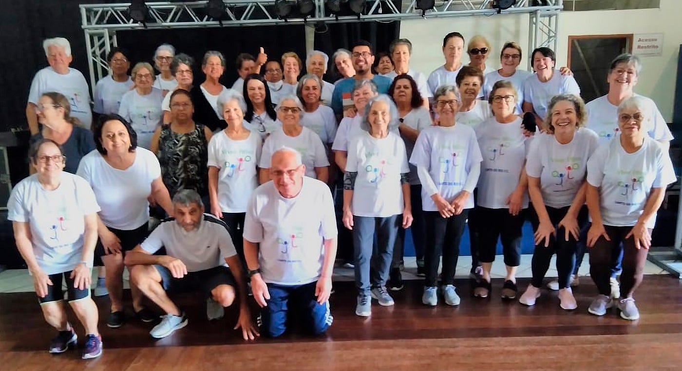 Exercícios em grupo ajudam a criar vínculos depois dos 60 anos