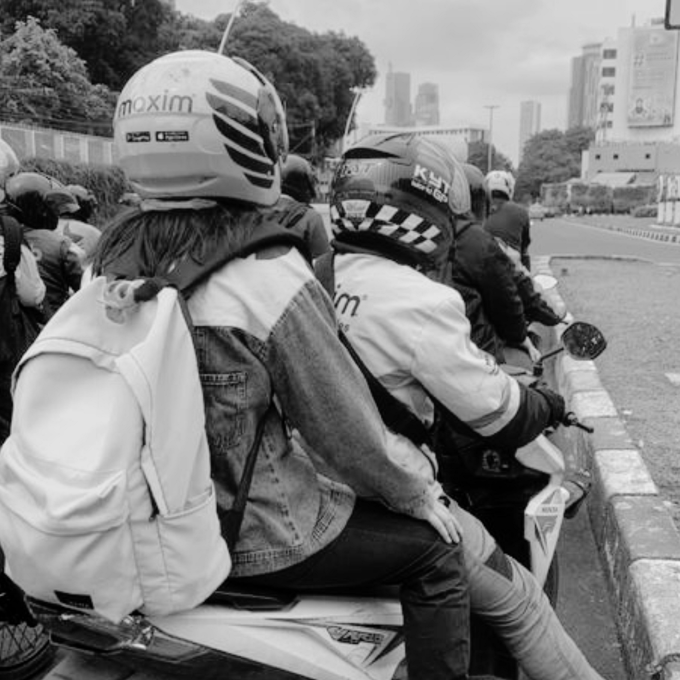 Siapa yang Berperan Dalam Menegakkan dan Menengahi Persoalan Driver Ojek Online?