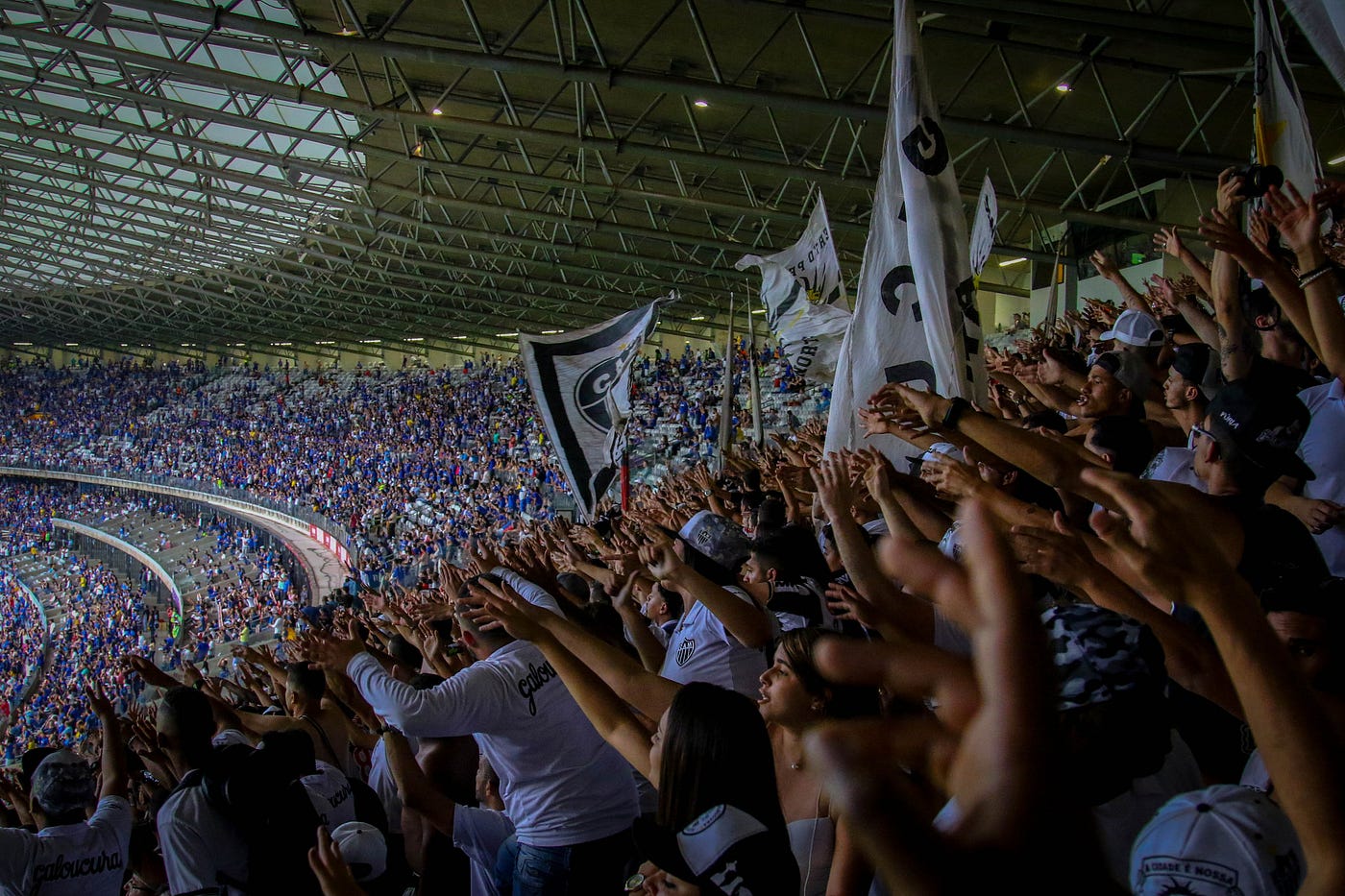 No Mineirão sem torcida, Cruzeiro e - Doentes por Futebol