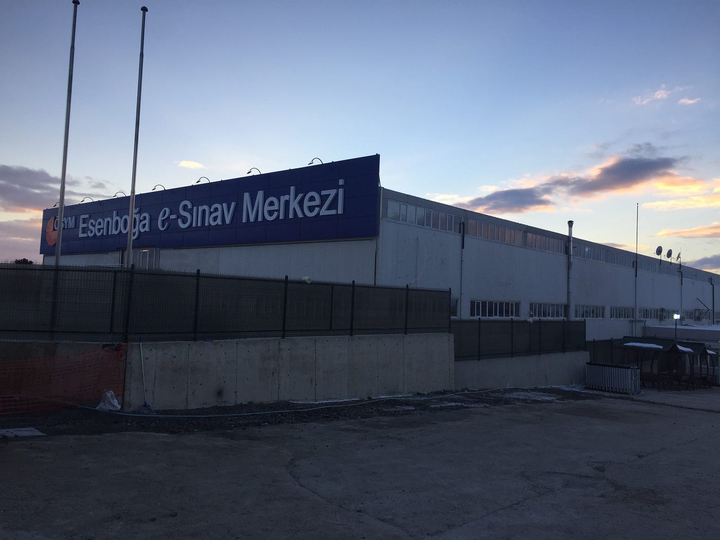 Girişler bu taraftan