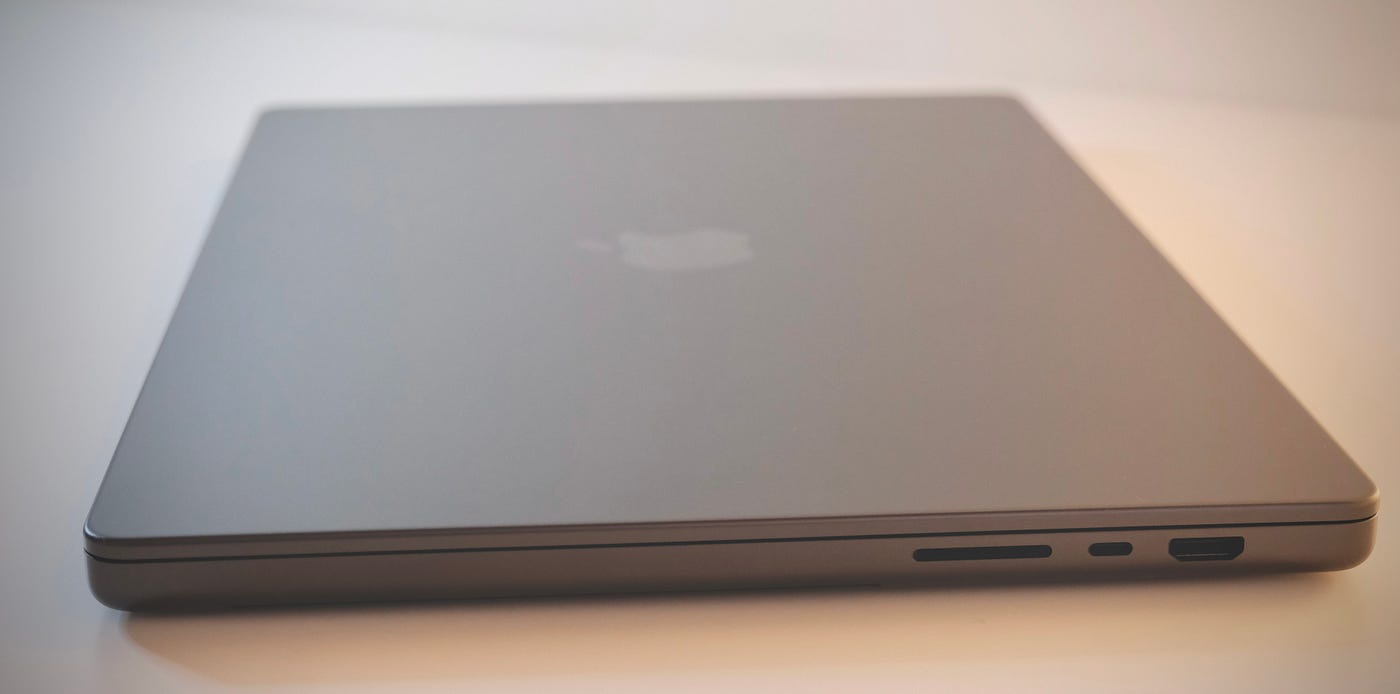 スペースグレー MacBook Pro16 M4Pro 24GBメモリ 美品 16-inch MacBook