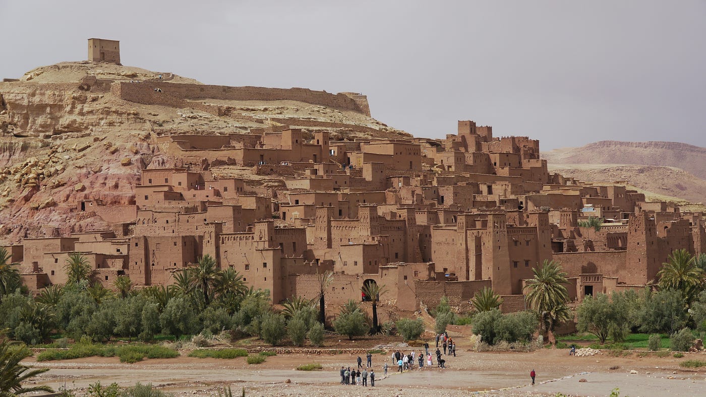 Ait Benhaddou艾本哈度的柏柏爾人聚落,這種民居建築稱作Kasbah(城寨)。