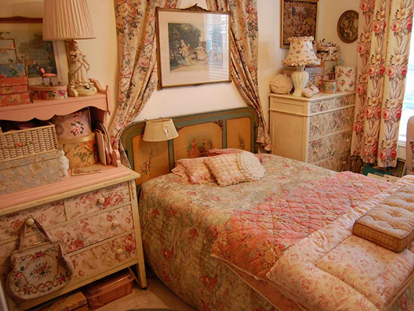 vintage bedroom furniture