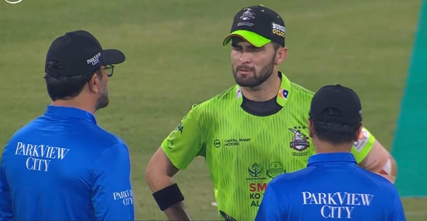What did Lahore Qalandars do to the ball?
