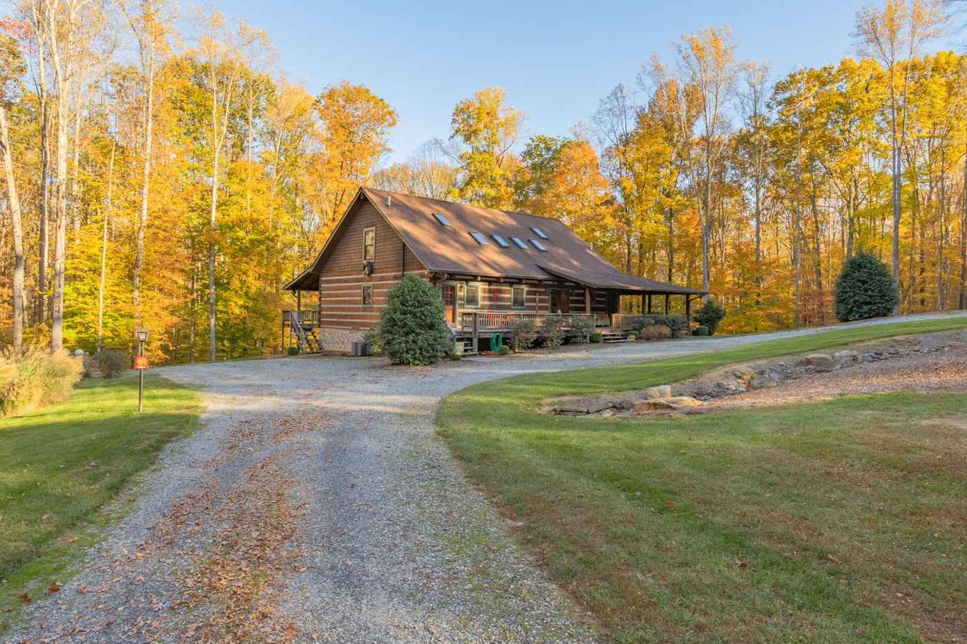 Rural Living Near Greensboro NC: Where Buyers Find Space and Privacy