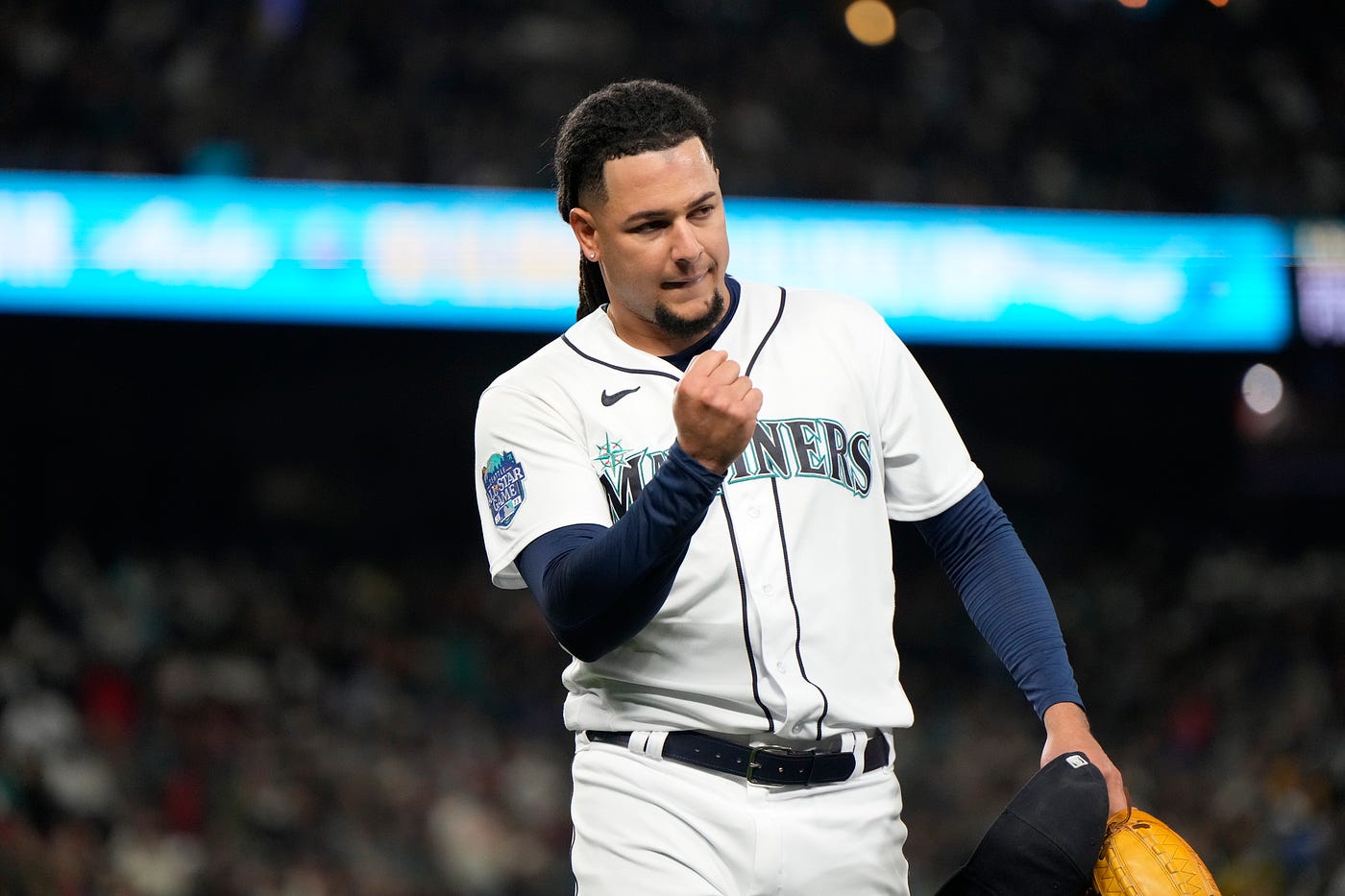 Luis Castillo, Ty France, Bullpen Lead Mariners To Opening Day Win