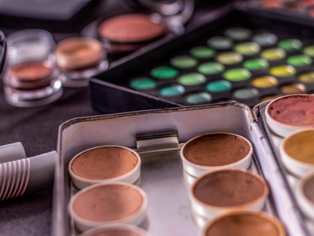 A Comprehensive Guide To Stage Makeup Kits, by Carley Cramer, Oct, 2023