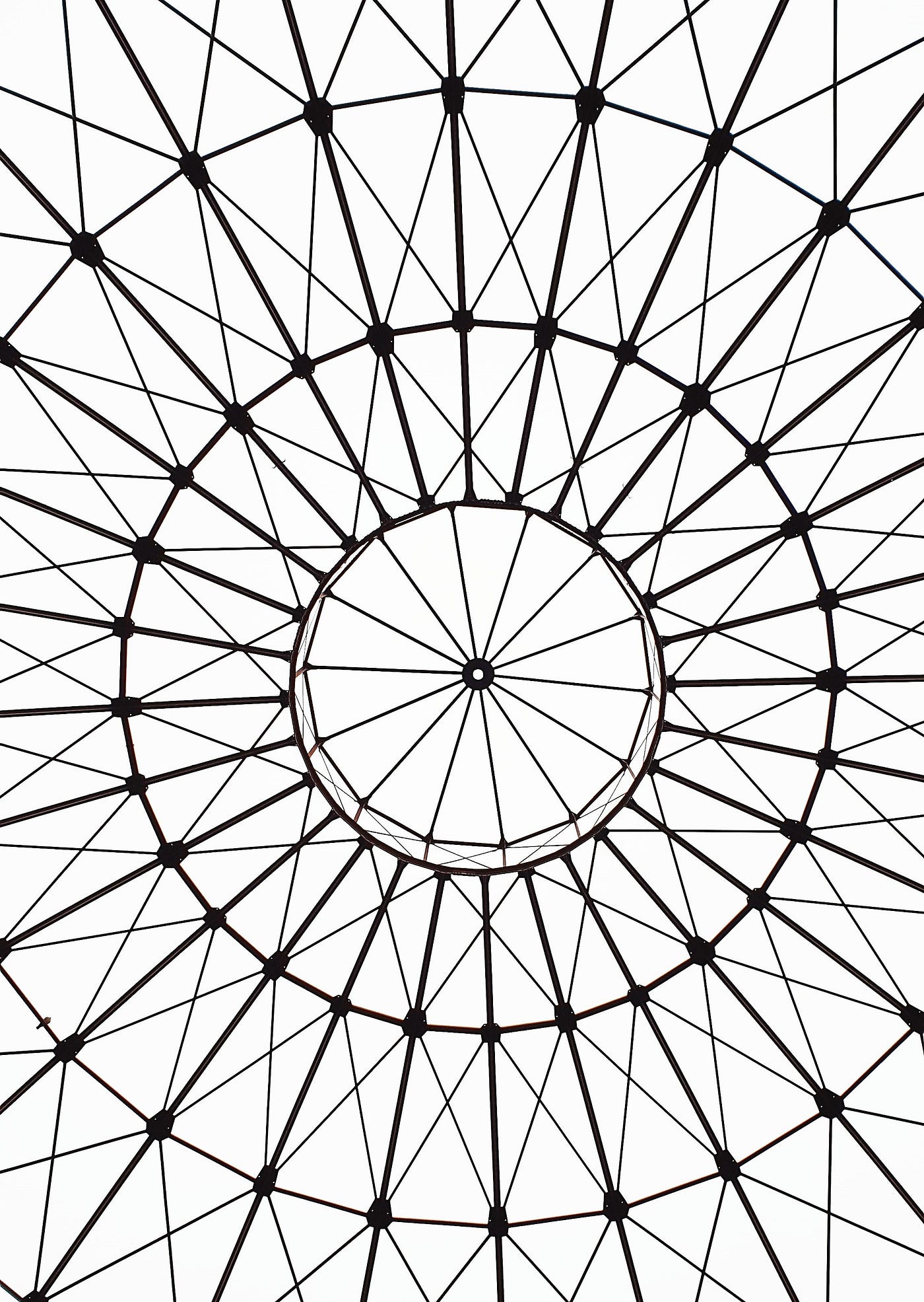 Симметричная круговая. Геометрический узор в круге. Симметрия. Композиция из кругов графика. Символ круговой симметричной из буквы г.