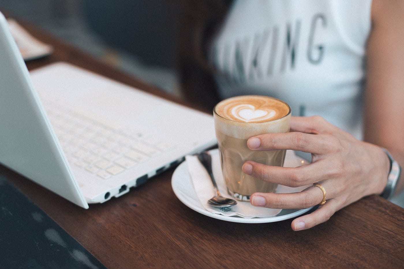 How to set or change line endings of a text file in Python | by  Cloudmersive | Medium