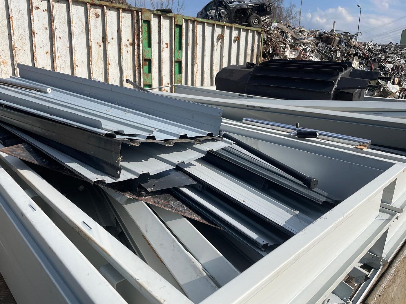 Schrottabholung in Krefeld schafft Platz und stärkt das Recycling