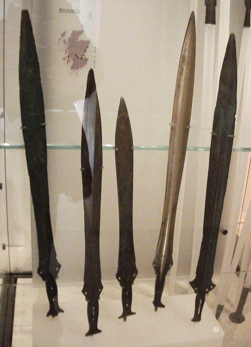 Why did the ancient Romans prefer a short sword over a long one? | by SPQR  | Ancient Rome and the Ancient World | Medium, image size:800x1106