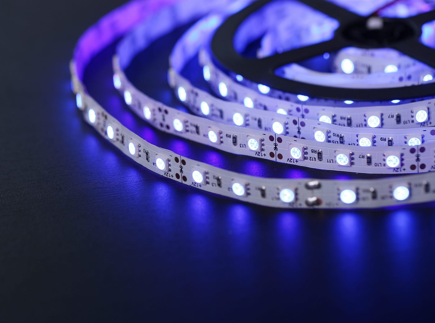 10 Lampu LED Strip Light Terbaik untuk Dekorasi Estetik